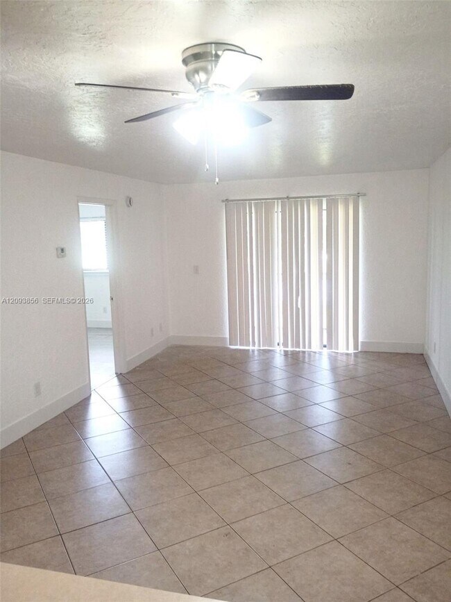 Building Photo - 1608 University Ln