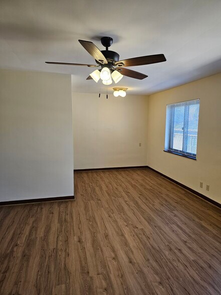 Building Photo - 254 Senator Pl