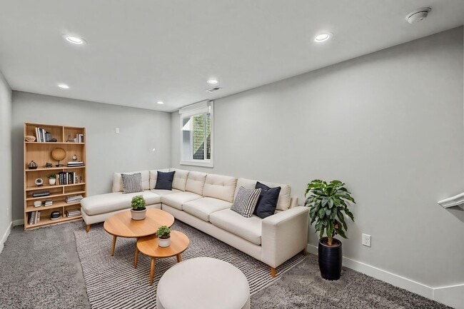 Building Photo - Luxury New Construction Townhome with Attached 2 Car Garage!