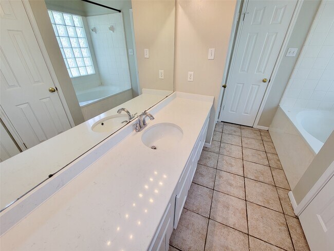 Building Photo - 12226 Cardston Ct