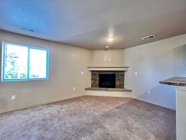 Building Photo - East6th203 (KC-AM)