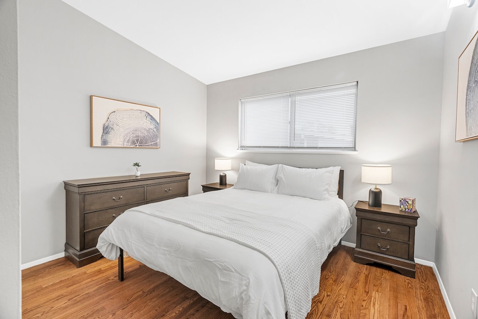 Building Photo - 2310 Dove Dr