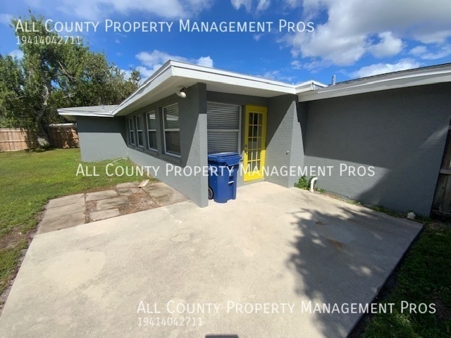 Building Photo - 5425 San Jose Dr