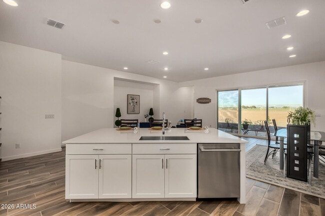 Building Photo - 2968 E Lucky Horseshoe Ln