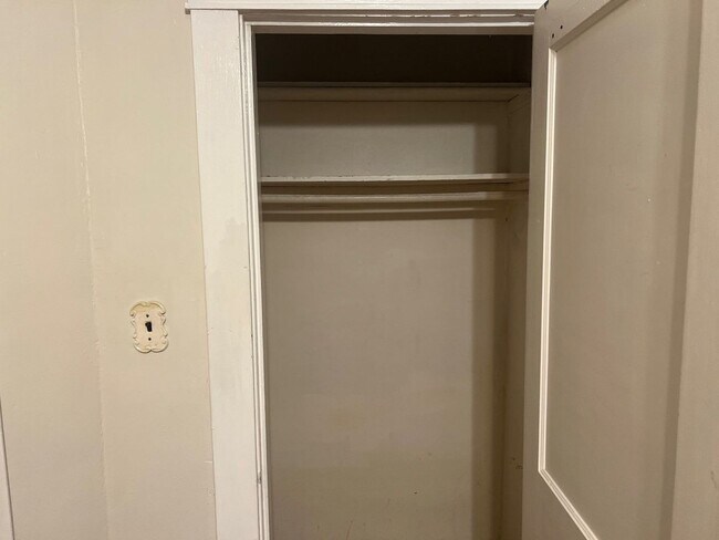 Building Photo - 2502 Blair Blvd