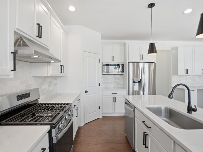 Building Photo - 6246 Hawthorne Ave