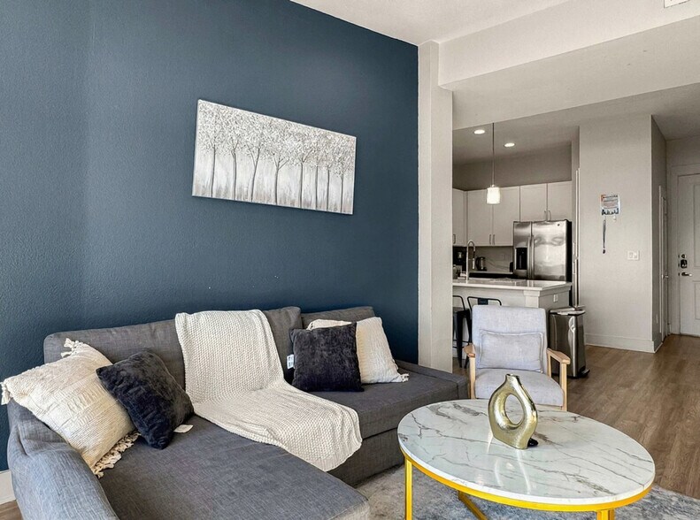 Building Photo - 2916 Indiana St