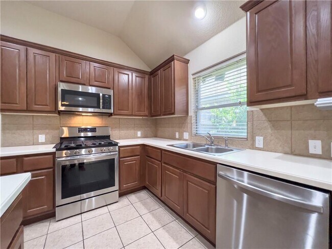 Building Photo - 107 Arrowhead Trail