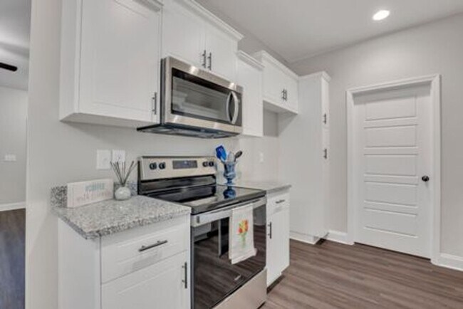 Building Photo - 120 B Smithfield Dr