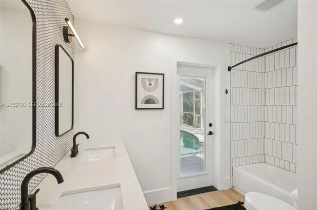 Building Photo - 444 N Barfield Dr