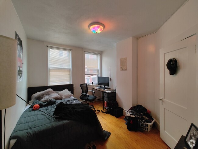 Building Photo - 161 Endicott St