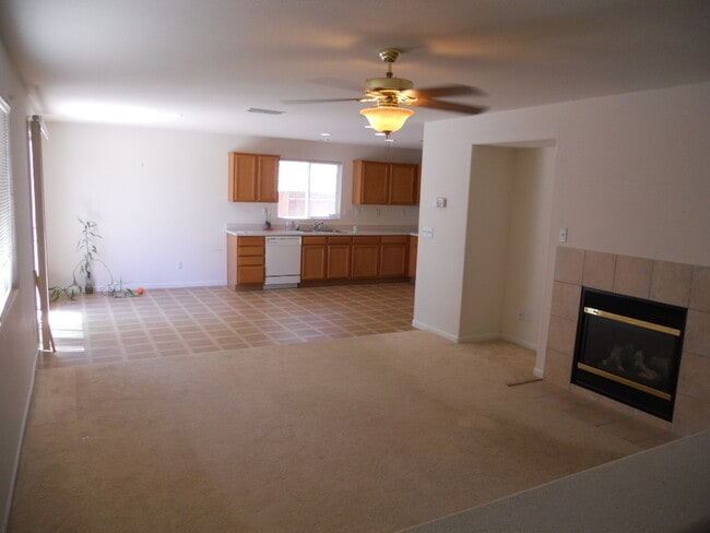 Building Photo - LARGE CORNER LOT 2 STORY 4 BED HOME IN MATHER