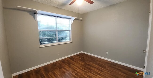 Building Photo - 413 Stone Gate Dr