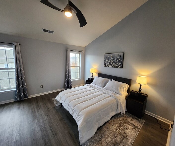 Building Photo - 2068 Lockwood Dr