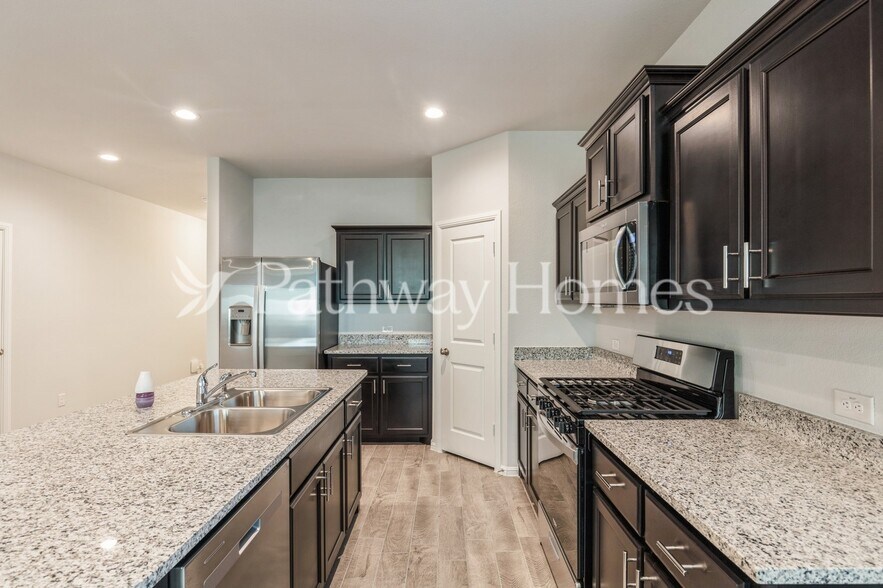 Building Photo - 9708 Olanta Trl