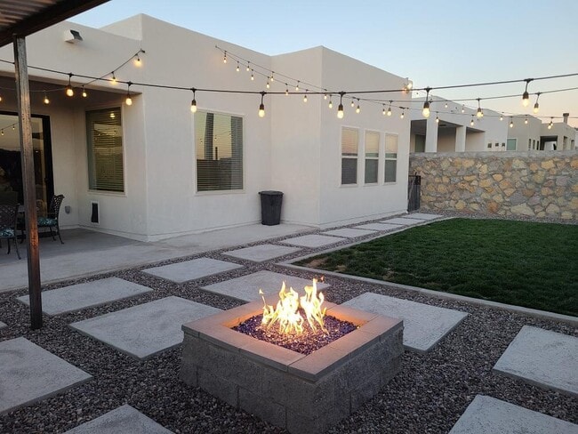 Building Photo - 13432 Emerald Rose Ct