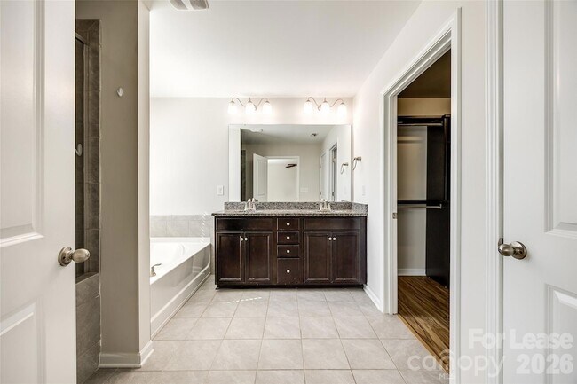 Building Photo - 1412 Bramblewood Dr