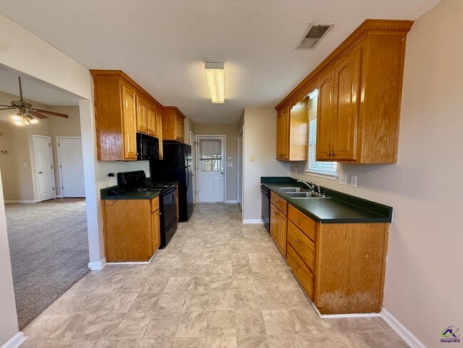 Building Photo - 105 Selena Ct