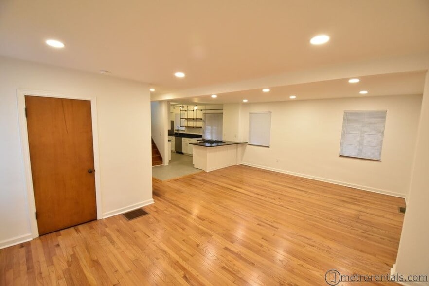Open concept, living room/kitchen - 323 E Livingston Ave