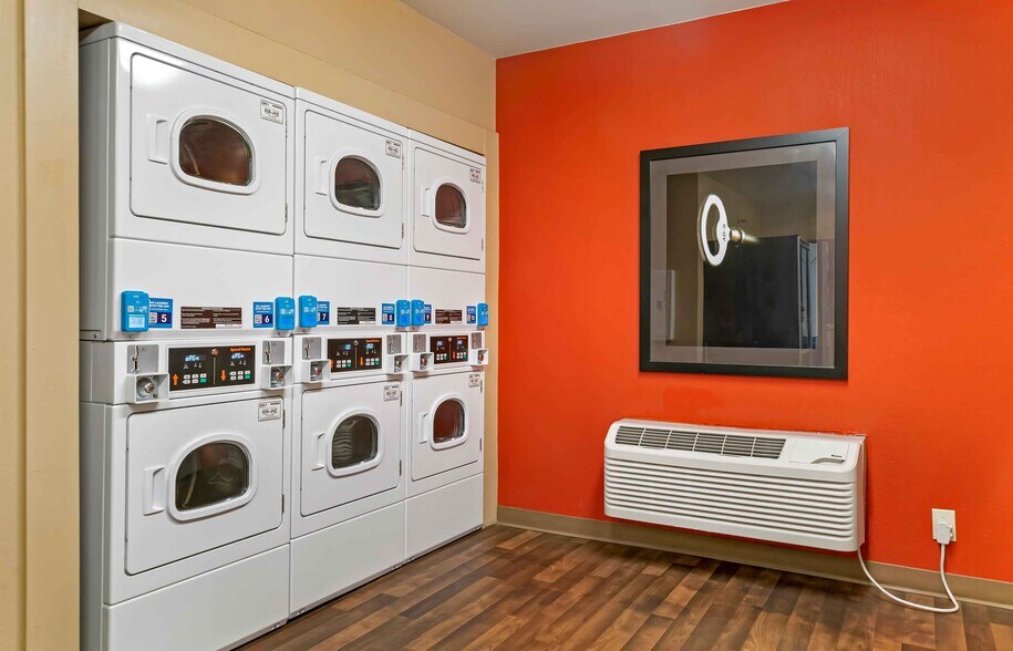 Building Photo - Furnished Studio-Detroit - Dearborn