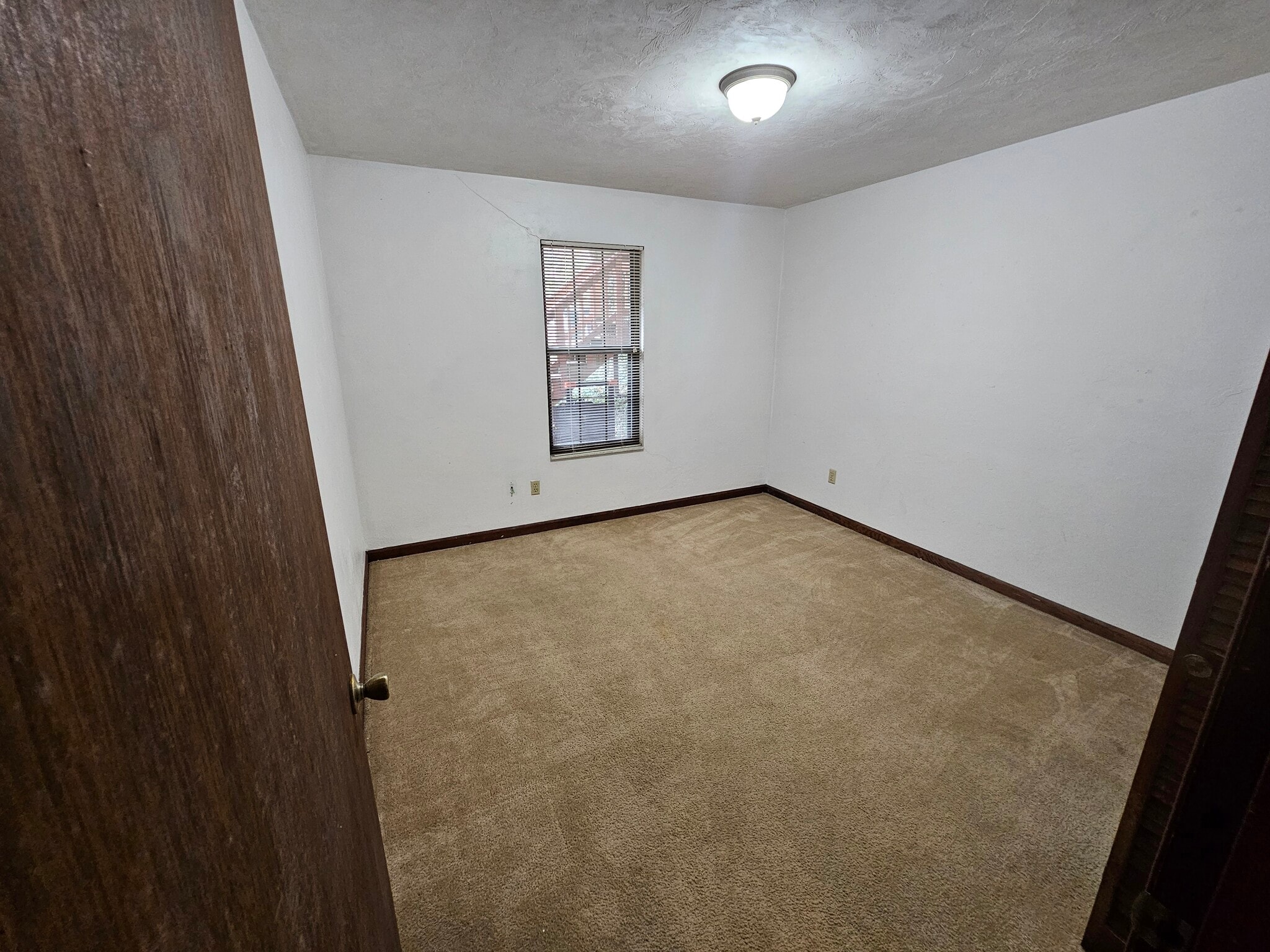 Building Photo - 324 Teal Ln