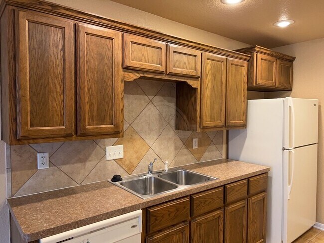 Building Photo - 4701 Autumn Valley Dr