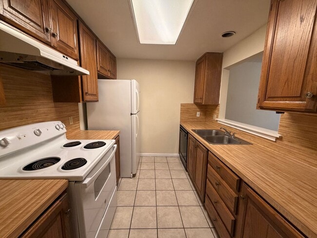 Building Photo - 2529 Rio Grande St