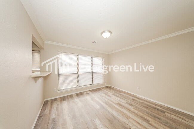 Building Photo - 11901 Blue Moon Ave