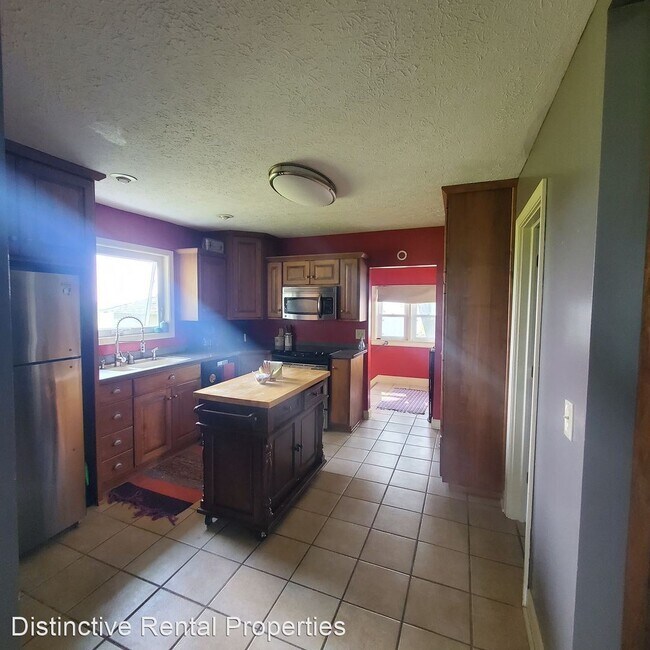 Building Photo - 3 br, 2 bath House - 4602 E 100 S