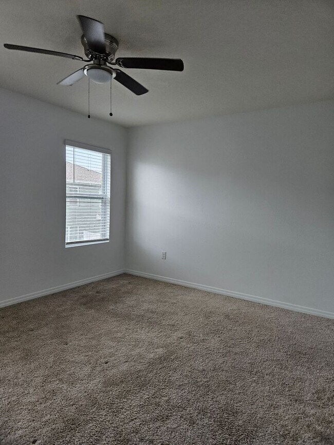 Building Photo - 3 bedroom 2.5 Bath home in Port Orange FL