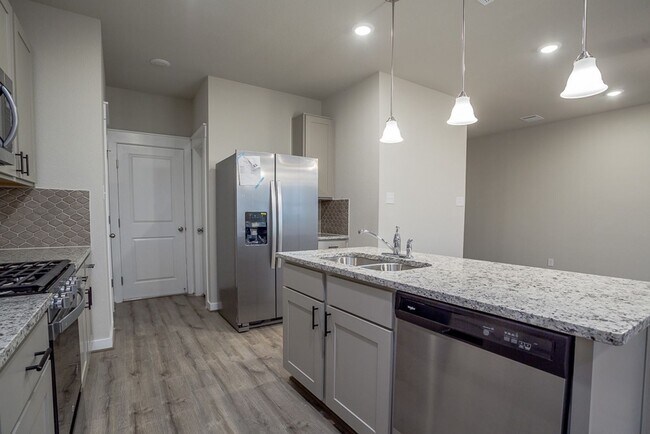 Building Photo - Lock-&-Leave Living in Pflugerville! 3BR T...