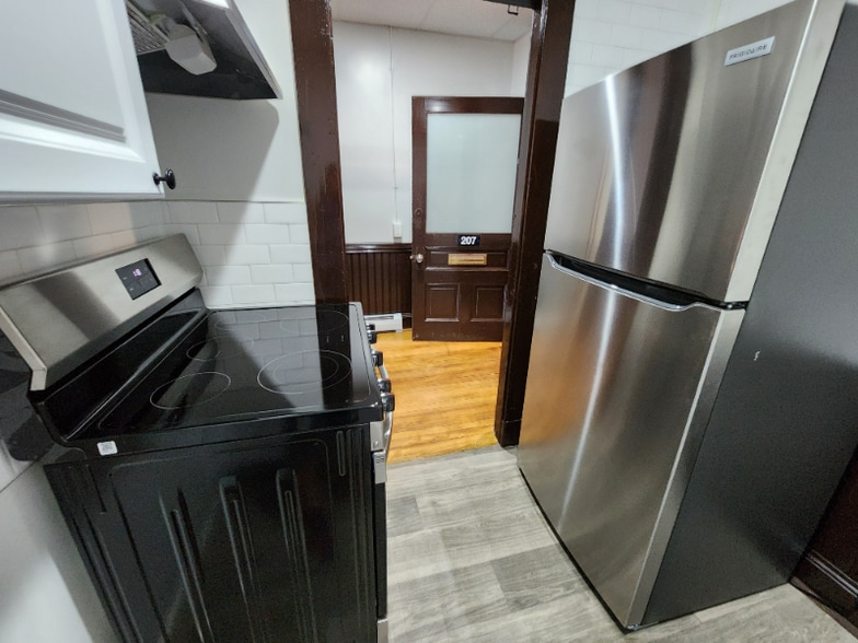 Building Photo - 18 Langdon St