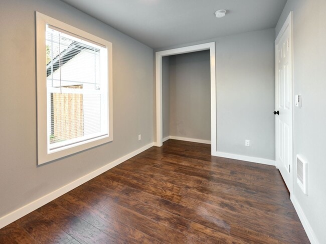 Building Photo - 11th - VPM415E-5