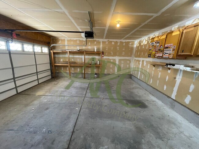Building Photo - 746 S Legend Ln