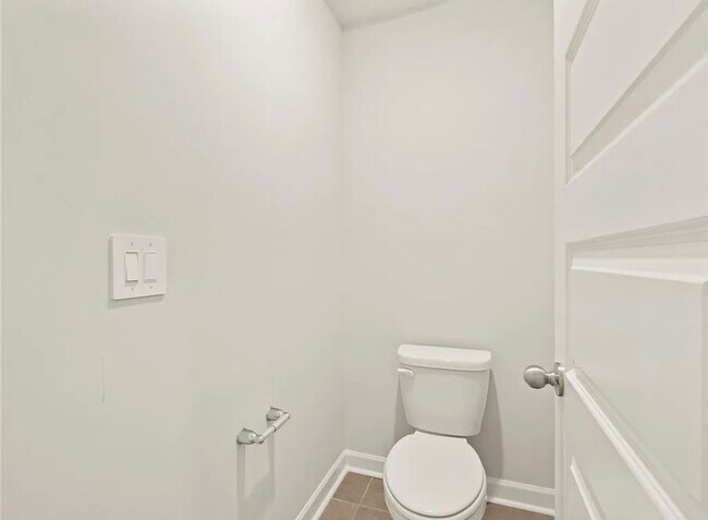 Building Photo - Beautiful 4/3 Available Now!