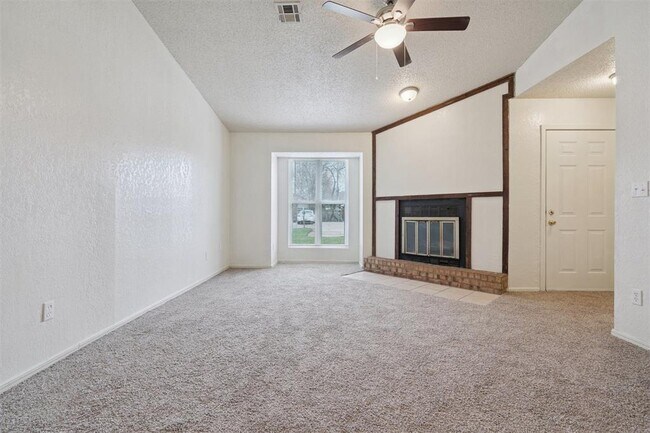 Building Photo - 6203 SE 47th St