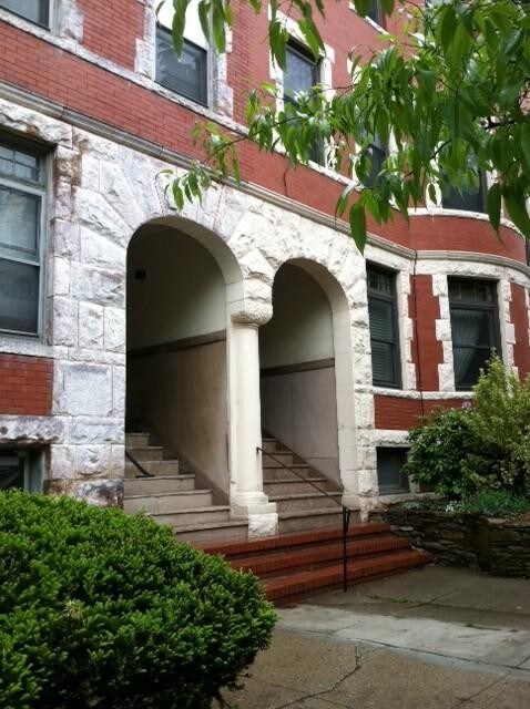 Building Photo - 199 Winthrop Rd