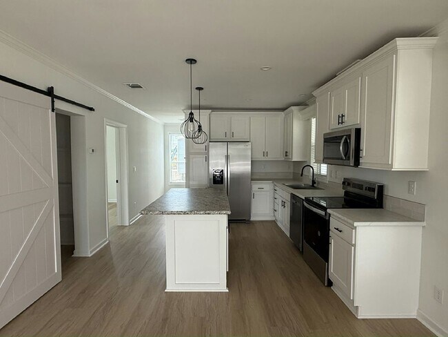 Building Photo - 3610 Vine Trl