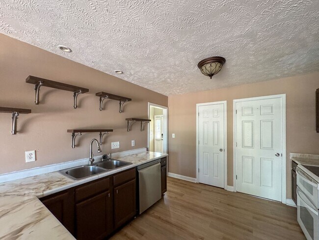 Building Photo - 51 Jubilee Ct