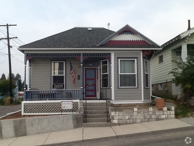 Building Photo - 215 N Emmett Ave