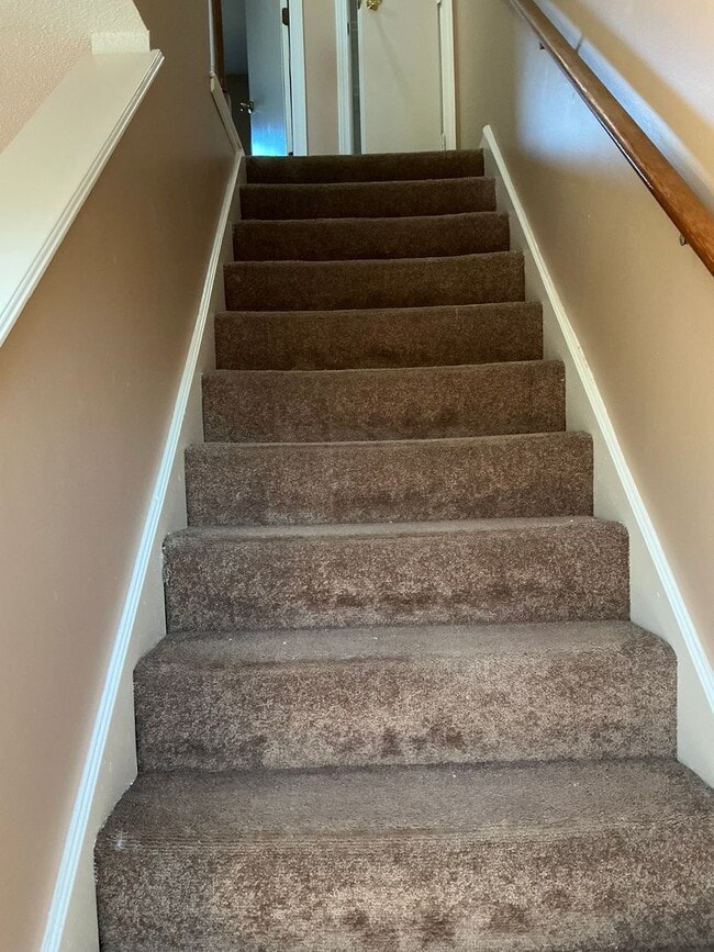 Building Photo - 441 Martha Ln