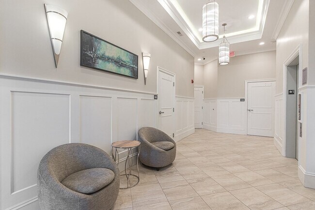 Building Photo - 846 Main St