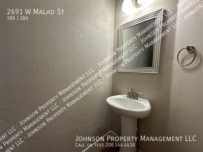 Building Photo - 2691 W Malad St