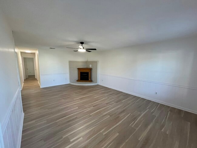 Building Photo - 1408 Callandish Ct