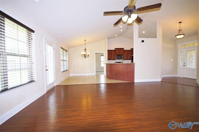 Building Photo - 115 Swan Pond Dr