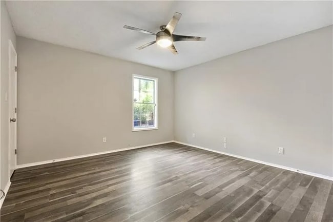 Building Photo - 901 Country Park Dr