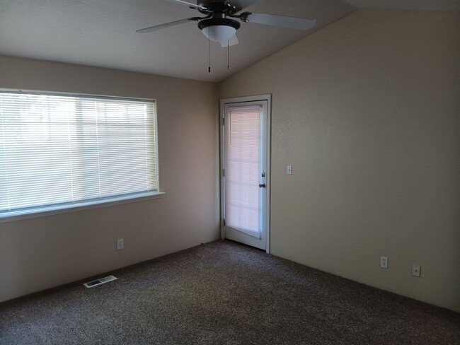 Building Photo - Cozy and Spacious Home for Rent