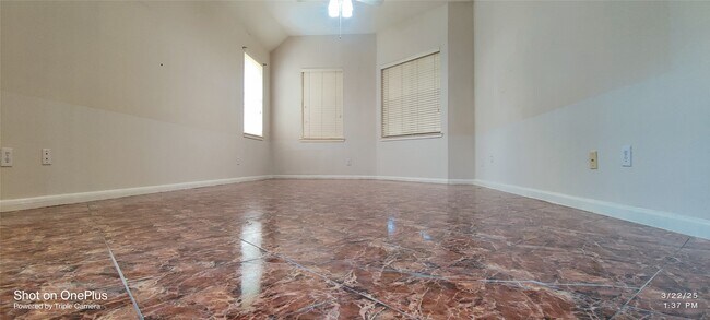 Building Photo - 3302 E Cedar Hollow Dr