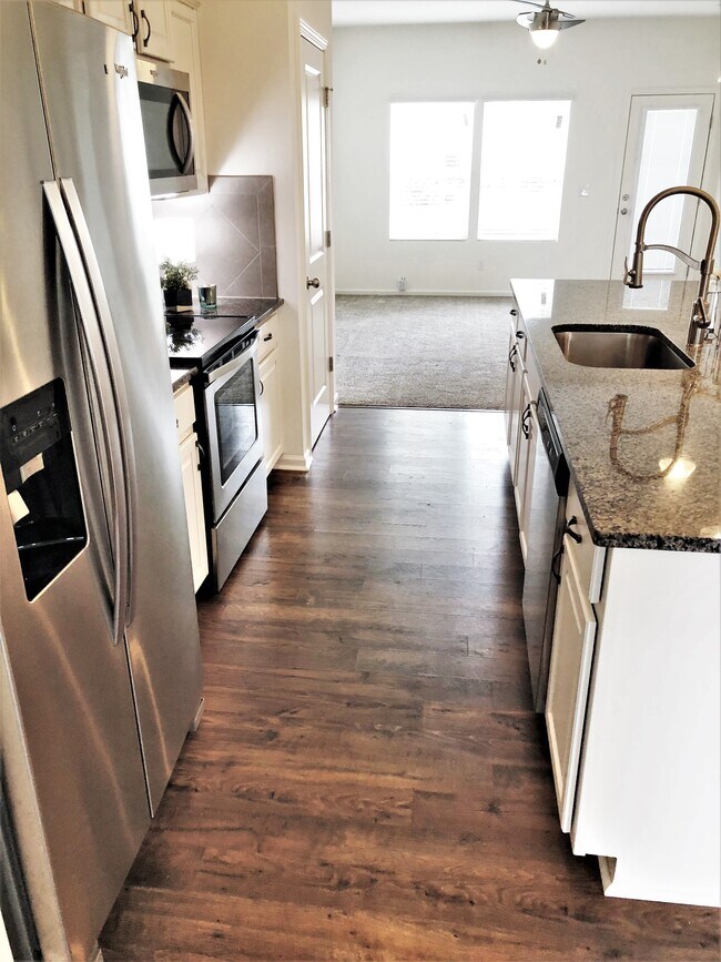 Building Photo - 113 Brookshire Ln