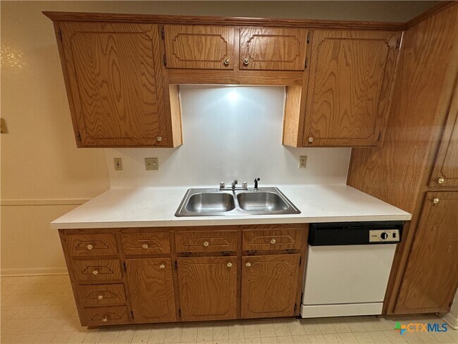 Building Photo - 3603 Amanda Dr